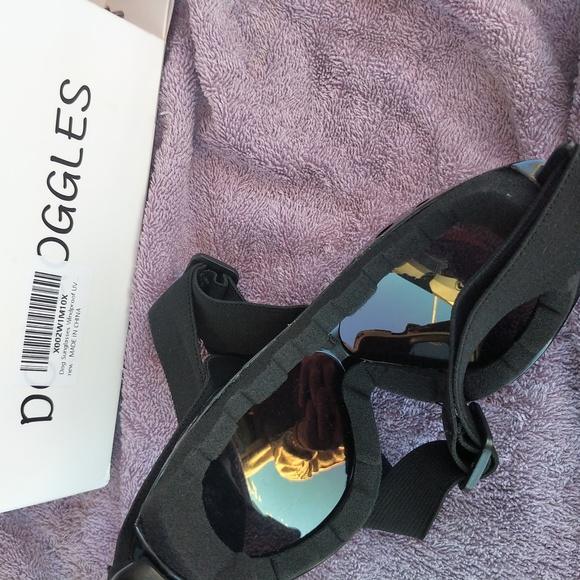 😄😄Free with any purchase over $30😄😄Doggy booties and doggie goggles! - Picture 11 of 12